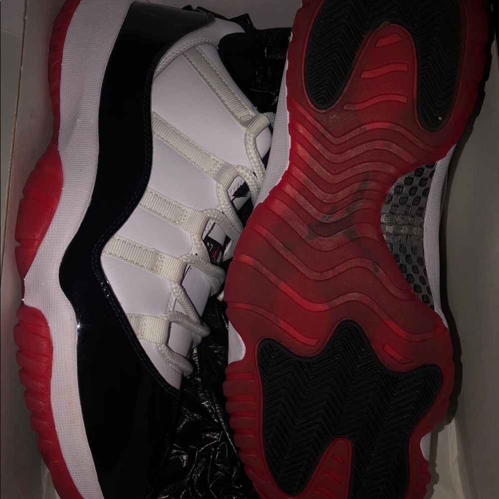 Jordan 11 low concord bred